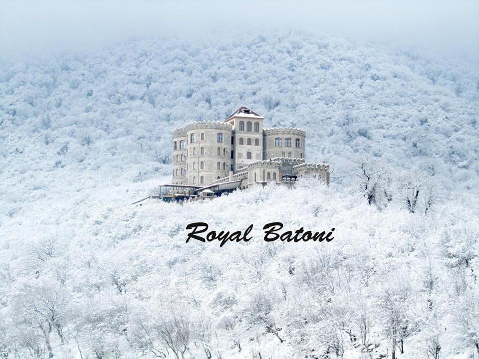فندق ناباريوليفي  Royal Batoni المظهر الخارجي الصورة